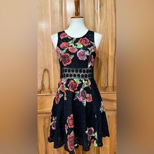 Free People - Red Rose Print/Peekaboo Crochet Sleeveless Black Dress - EUC - 6